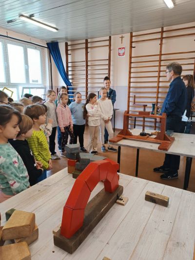 SP2 na zajęciach edukacyjnych „Maszyny Leonarda da Vinci”